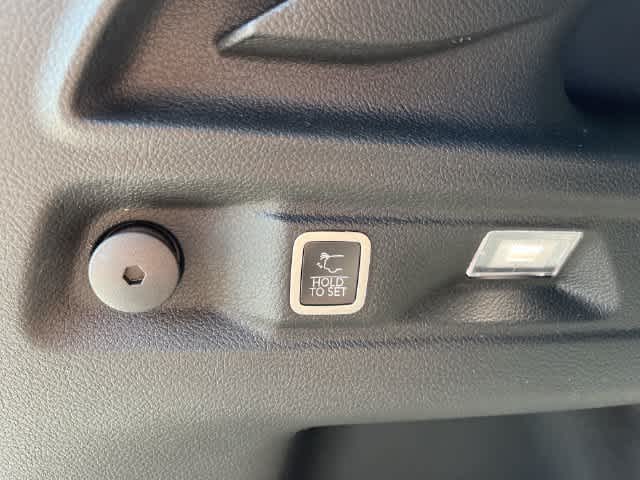 2027 Jeep Grand Cherokee GRAND CHEROKEE L LAREDO ALTITUDE 4X4