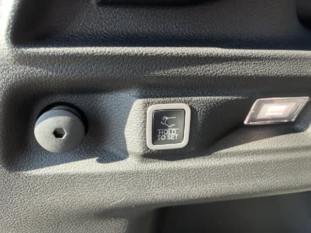 2027 Jeep Grand Cherokee GRAND CHEROKEE L LAREDO ALTITUDE 4X4