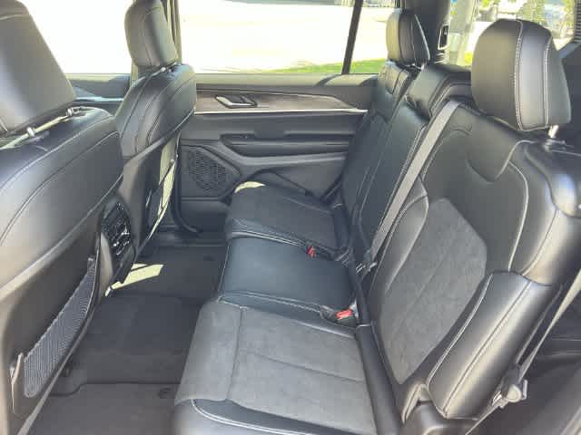 2027 Jeep Grand Cherokee GRAND CHEROKEE L LAREDO ALTITUDE 4X4
