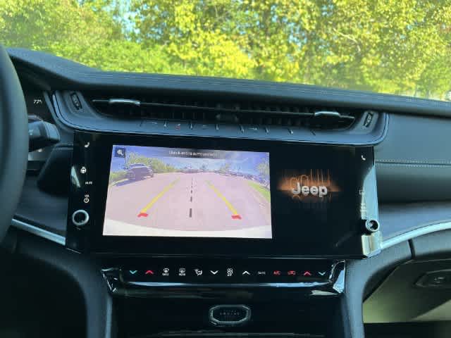 2027 Jeep Grand Cherokee GRAND CHEROKEE L LAREDO ALTITUDE 4X4