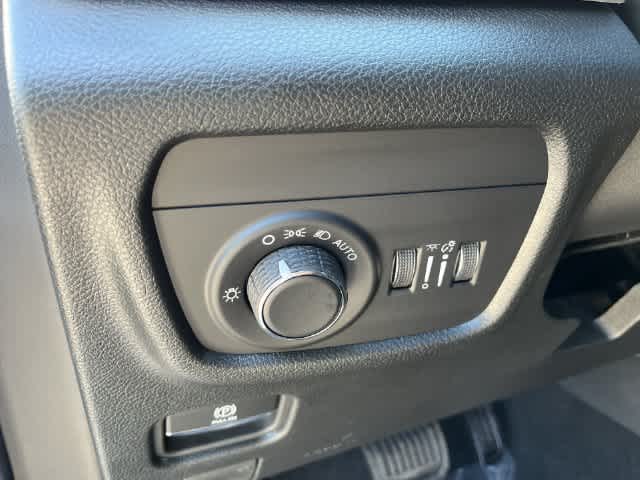 2027 Jeep Grand Cherokee GRAND CHEROKEE L LAREDO ALTITUDE 4X4