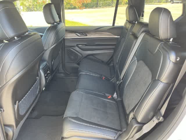 2027 Jeep Grand Cherokee GRAND CHEROKEE L LAREDO ALTITUDE 4X4