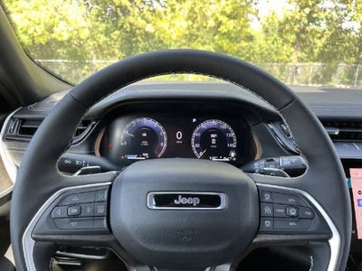2027 Jeep Grand Cherokee GRAND CHEROKEE L LAREDO ALTITUDE 4X4