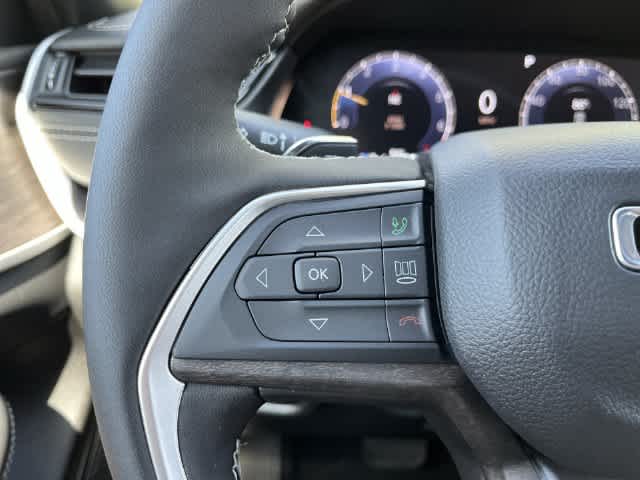 2027 Jeep Grand Cherokee GRAND CHEROKEE L LAREDO ALTITUDE 4X4