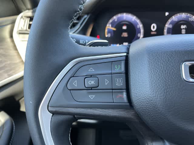 2027 Jeep Grand Cherokee GRAND CHEROKEE L LAREDO ALTITUDE 4X4