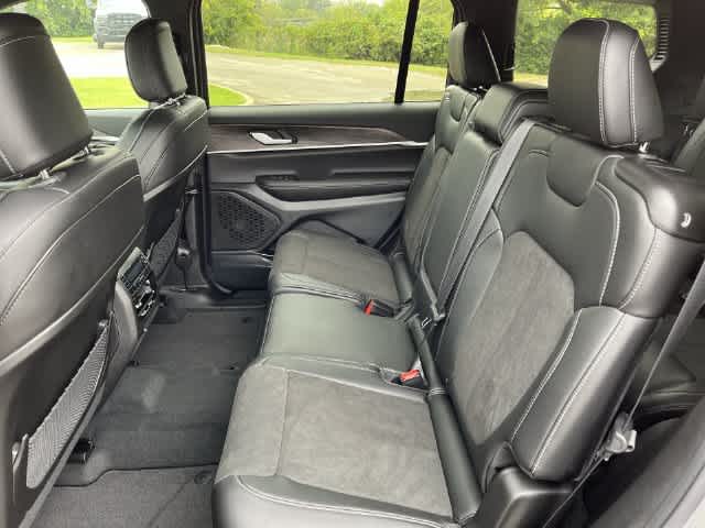 2027 Jeep Grand Cherokee GRAND CHEROKEE L LAREDO ALTITUDE 4X4