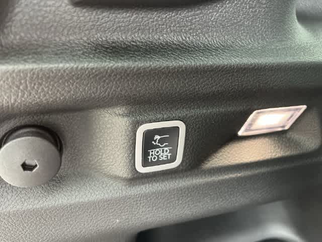 2027 Jeep Grand Cherokee GRAND CHEROKEE L LAREDO ALTITUDE 4X4