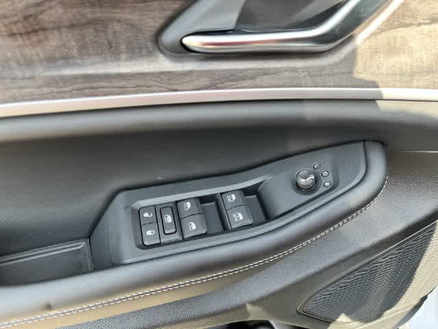2027 Jeep Grand Cherokee GRAND CHEROKEE L LAREDO ALTITUDE 4X4