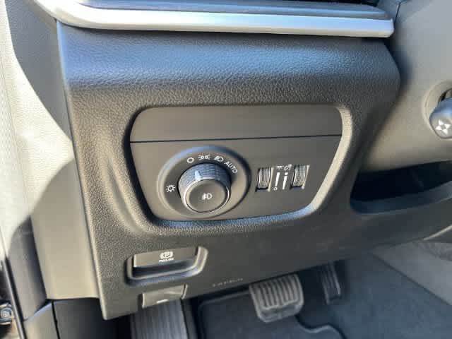 2027 Jeep Grand Cherokee GRAND CHEROKEE L LIMITED RESERVE 4X4