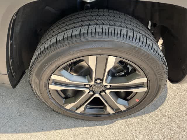 2027 Jeep Grand Cherokee GRAND CHEROKEE L LIMITED 4X4