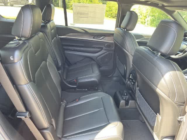 2027 Jeep Grand Cherokee GRAND CHEROKEE L LIMITED 4X4