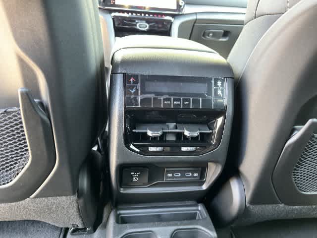 2027 Jeep Grand Cherokee GRAND CHEROKEE L LIMITED 4X4