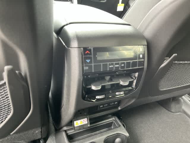 2027 Jeep Grand Cherokee GRAND CHEROKEE L LIMITED 4X4