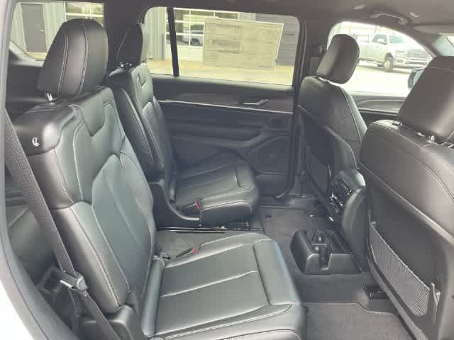 2027 Jeep Grand Cherokee GRAND CHEROKEE L LIMITED 4X4