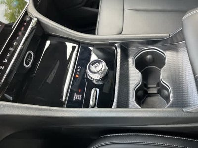 2027 Jeep Grand Cherokee GRAND CHEROKEE L LIMITED 4X4