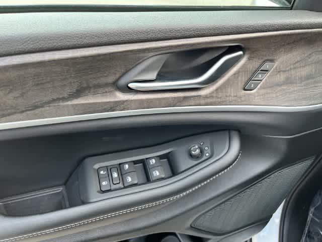 2027 Jeep Grand Cherokee GRAND CHEROKEE L LIMITED 4X4