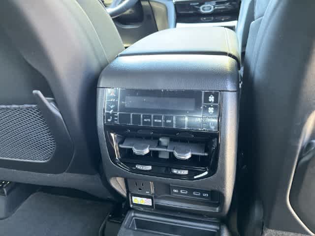 2027 Jeep Grand Cherokee GRAND CHEROKEE L LIMITED RESERVE 4X4