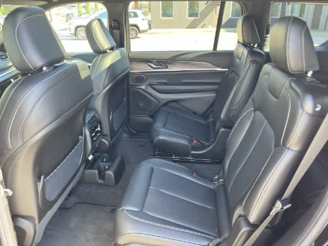2027 Jeep Grand Cherokee GRAND CHEROKEE L LIMITED 4X4