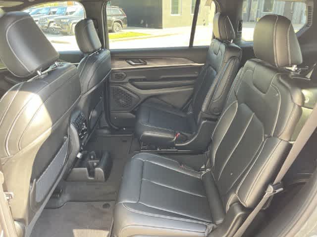 2027 Jeep Grand Cherokee GRAND CHEROKEE L LIMITED 4X4