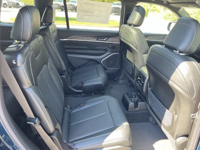 2027 Jeep Grand Cherokee GRAND CHEROKEE L LIMITED RESERVE 4X4