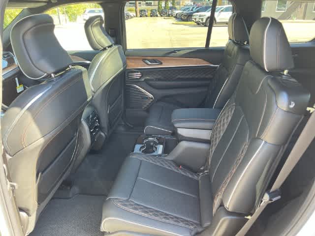 2027 Jeep Grand Cherokee GRAND CHEROKEE L SUMMIT 4X4