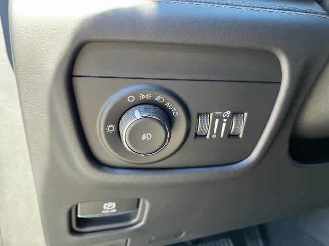 2027 Jeep Grand Cherokee GRAND CHEROKEE L SUMMIT 4X4