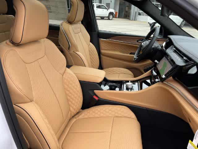 2027 Jeep Grand Cherokee GRAND CHEROKEE L SUMMIT 4X4