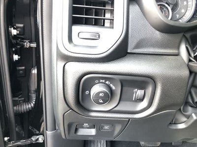 2026 RAM 1500 RAM 1500 EXPRESS CREW CAB 4X4 5'7' BOX