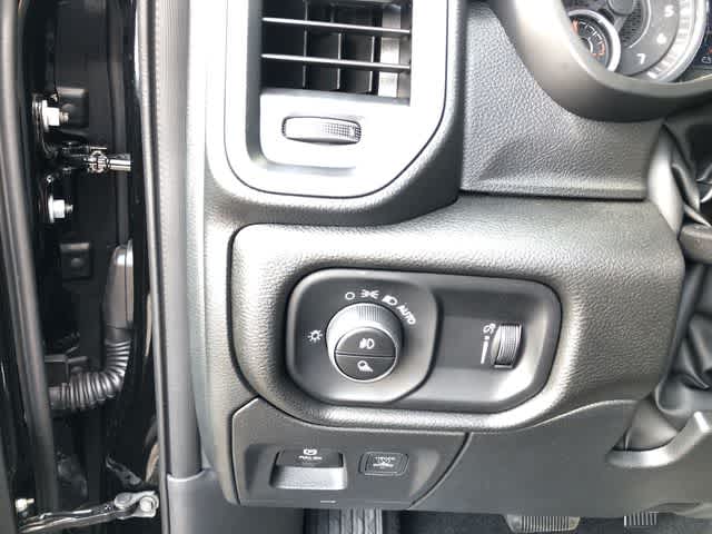 2026 RAM 1500 RAM 1500 EXPRESS CREW CAB 4X4 5'7' BOX