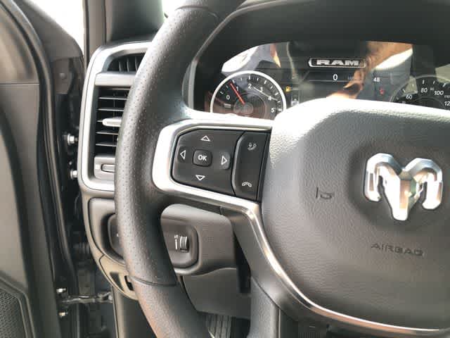 2026 RAM 1500 RAM 1500 EXPRESS CREW CAB 4X4 5'7' BOX