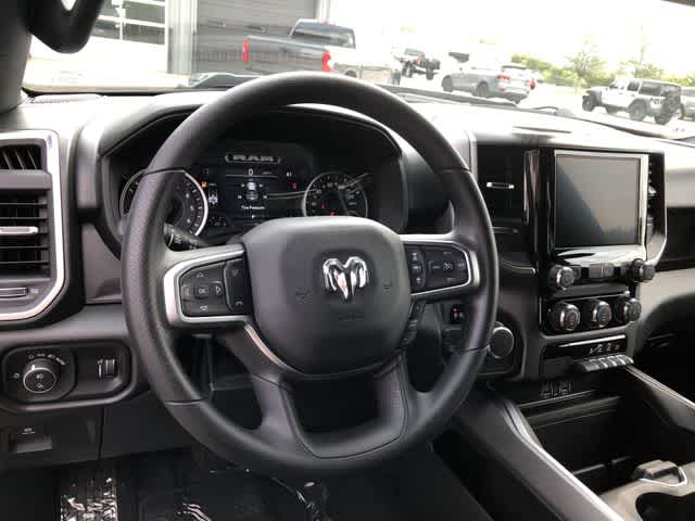 2026 RAM 1500 RAM 1500 EXPRESS CREW CAB 4X4 5'7' BOX