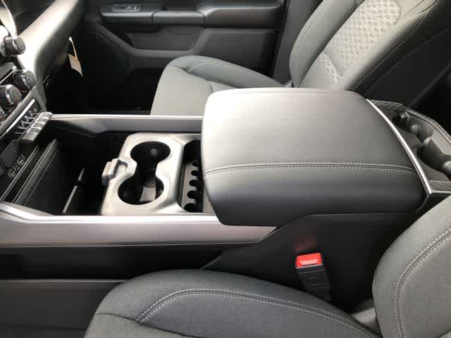 2026 RAM 1500 RAM 1500 EXPRESS CREW CAB 4X4 5'7' BOX
