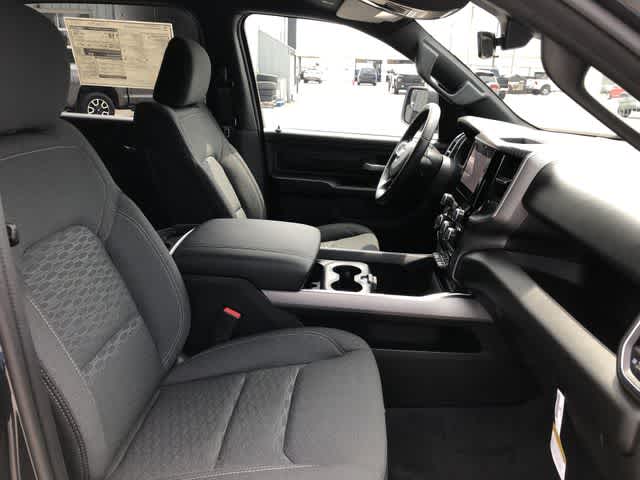 2026 RAM 1500 RAM 1500 EXPRESS CREW CAB 4X4 5'7' BOX