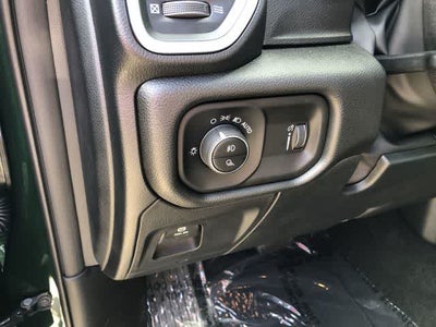 2026 RAM 1500 RAM 1500 EXPRESS CREW CAB 4X4 5'7' BOX