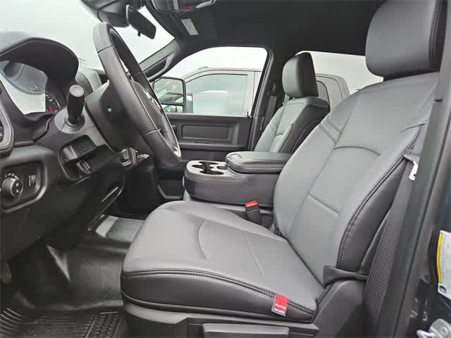 2026 RAM 3500 RAM 3500 TRADESMAN CREW CAB 4X4 8' BOX