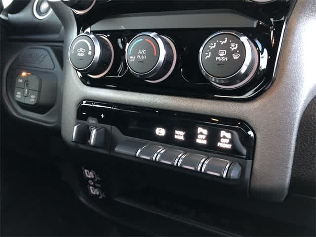 2026 RAM 2500 RAM 2500 BLACK EXPRESS CREW CAB 4X4 6'4' BOX