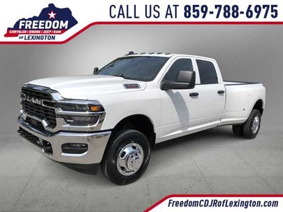2026 RAM 3500 RAM 3500 TRADESMAN CREW CAB 4X4 8' BOX