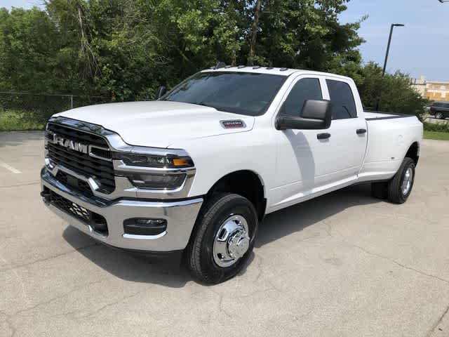 2026 RAM 3500 RAM 3500 TRADESMAN CREW CAB 4X4 8' BOX