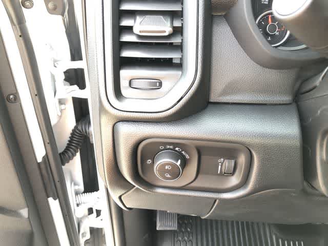 2026 RAM 3500 RAM 3500 TRADESMAN CREW CAB 4X4 8' BOX