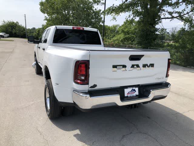 2026 RAM 3500 RAM 3500 TRADESMAN CREW CAB 4X4 8' BOX