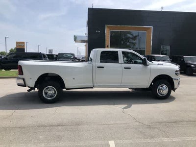 2026 RAM 3500 RAM 3500 TRADESMAN CREW CAB 4X4 8' BOX