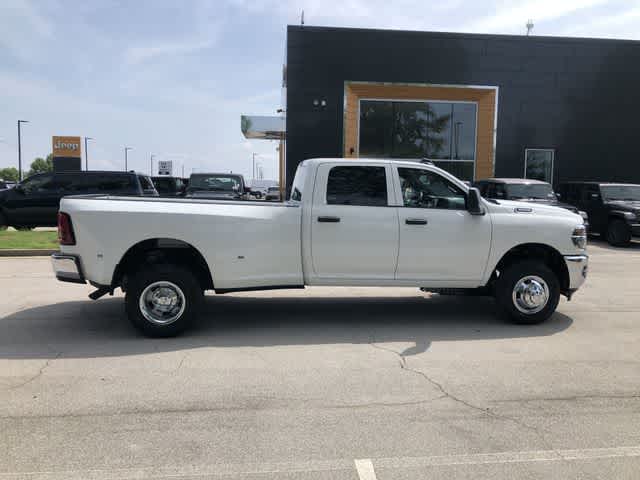 2026 RAM 3500 RAM 3500 TRADESMAN CREW CAB 4X4 8' BOX