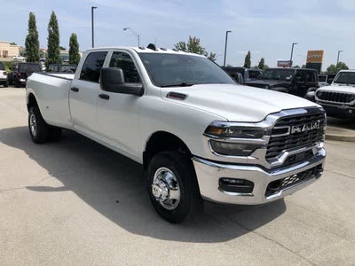 2026 RAM 3500 RAM 3500 TRADESMAN CREW CAB 4X4 8' BOX