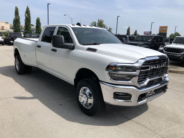 2026 RAM 3500 RAM 3500 TRADESMAN CREW CAB 4X4 8' BOX