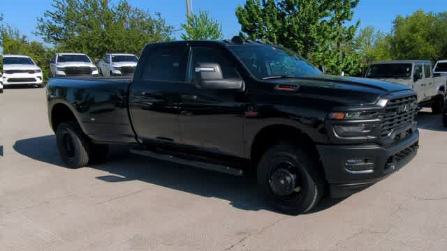 2026 RAM 3500 RAM 3500 TRADESMAN CREW CAB 4X4 8' BOX