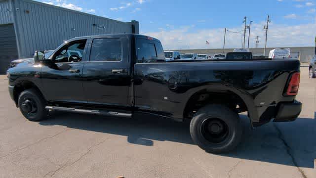 2026 RAM 3500 RAM 3500 TRADESMAN CREW CAB 4X4 8' BOX