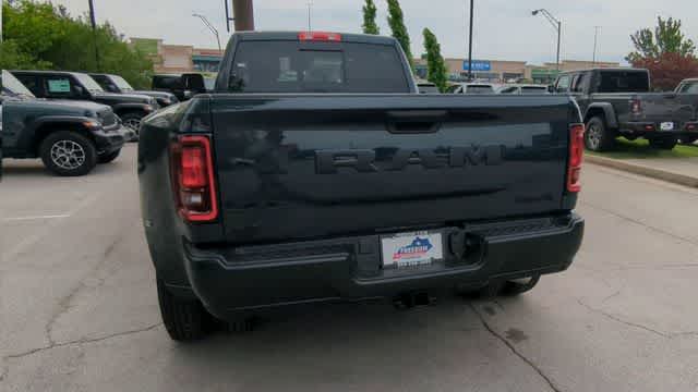 2026 RAM 3500 RAM 3500 TRADESMAN CREW CAB 4X4 8' BOX