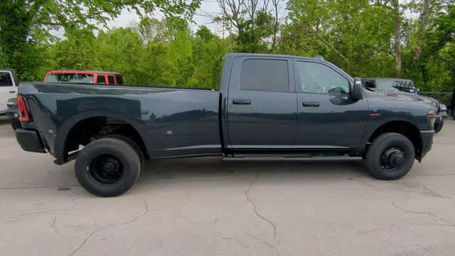 2026 RAM 3500 RAM 3500 TRADESMAN CREW CAB 4X4 8' BOX