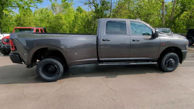2026 RAM 3500 RAM 3500 TRADESMAN CREW CAB 4X4 8' BOX
