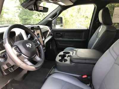 2026 RAM 3500 RAM 3500 TRADESMAN CREW CAB 4X4 8' BOX